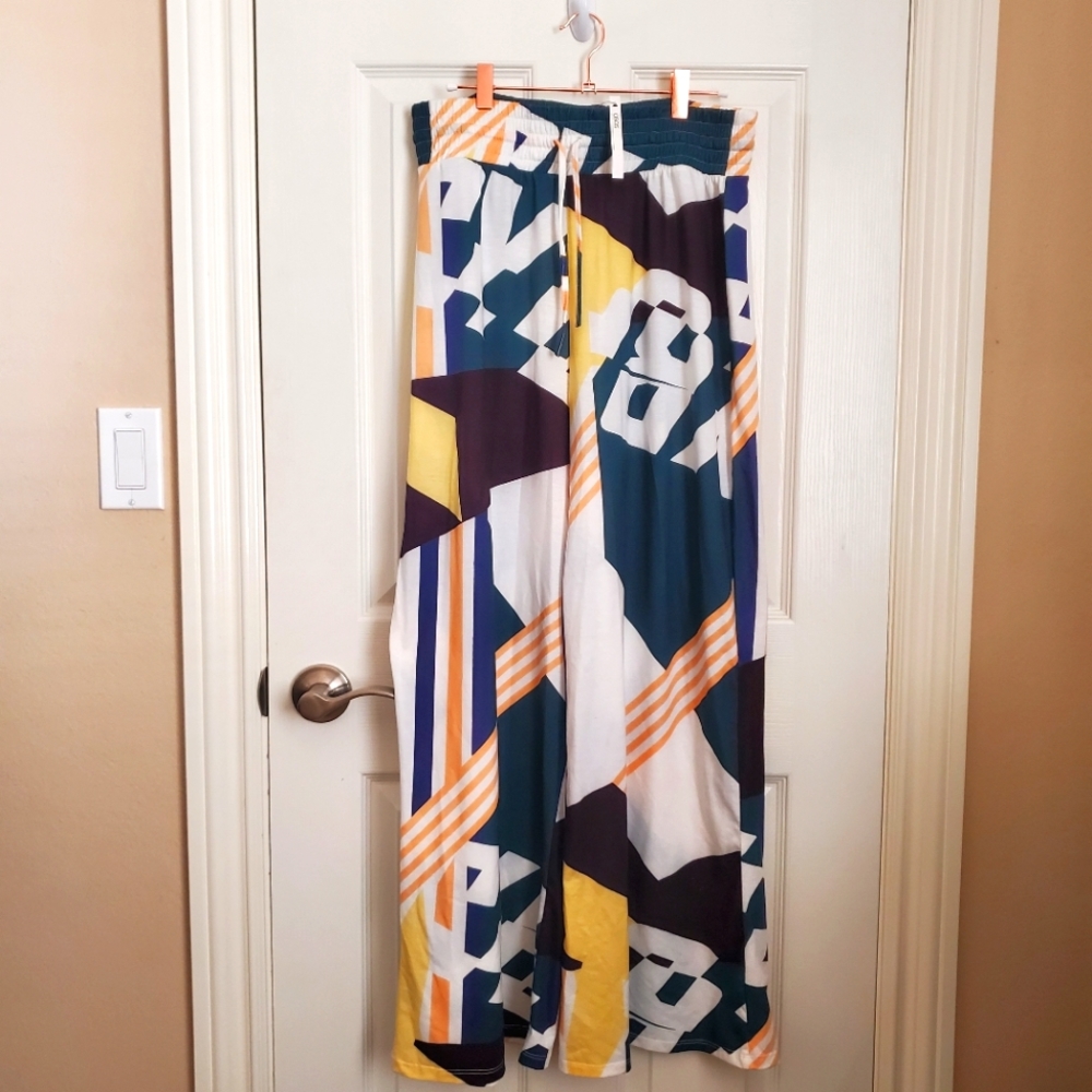 NWT ASOS Slinky Wide Leg Pants in Allover Geometric Print